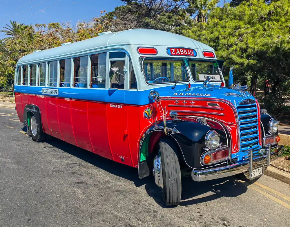 From Valletta to Mdina by the iconic half-century-old bus