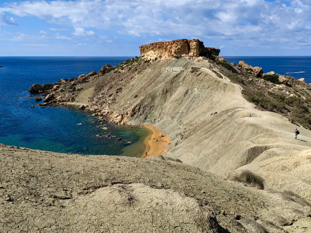 Il Qarraba bay