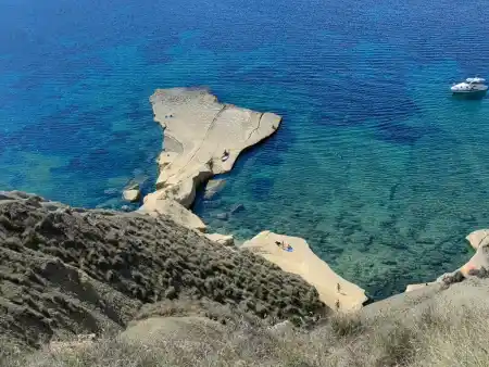 Rock trails through the Golden Coast