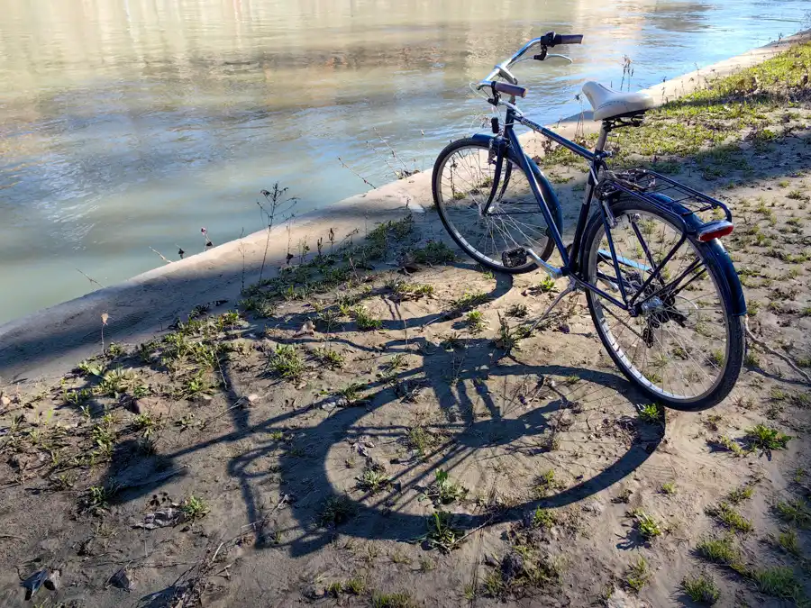 Cycling around the Tiber