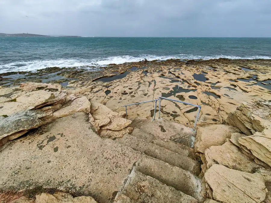 Bugibba cliffs hike 