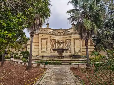 Nooks and crannies of San Anton Garden