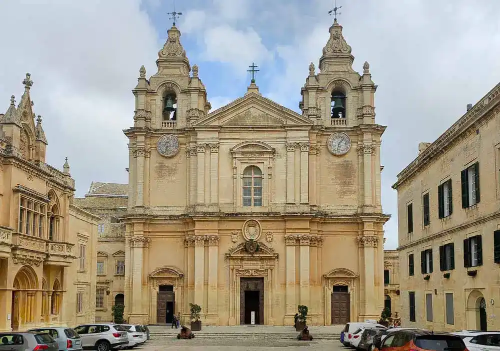 Cathedral of St. Pavla has a unique dome.