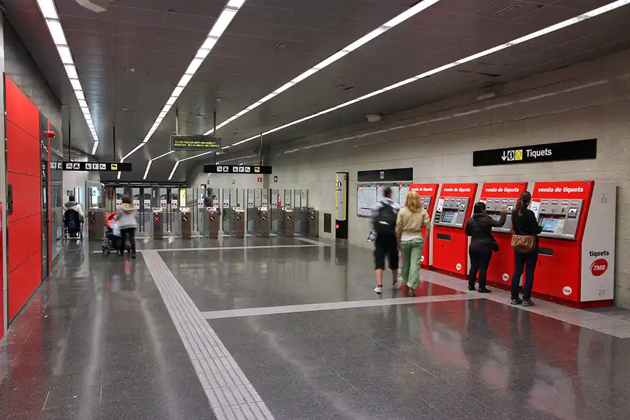 Ticket machines can be found at every station. photo depositphotos