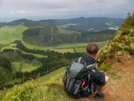 Vulcano crater trail