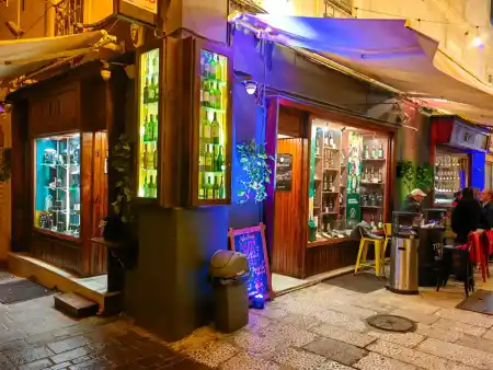 Pubs Valletta by Night