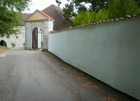 Zlatá Koruna Monastery