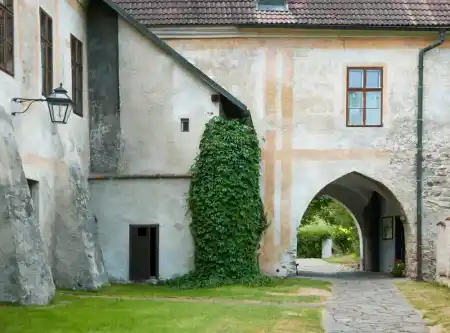 Zlatá Koruna Monastery