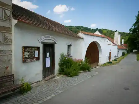 Zlatá Koruna Monastery