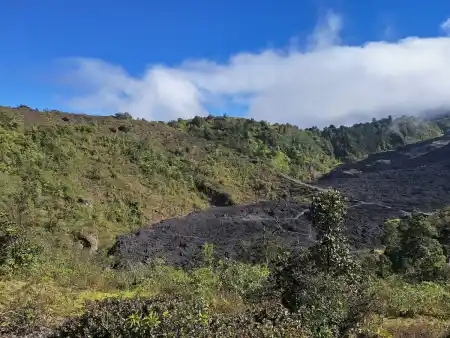 Hike to volcano de Aqua