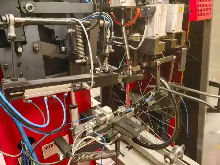 Robotic wheel centring