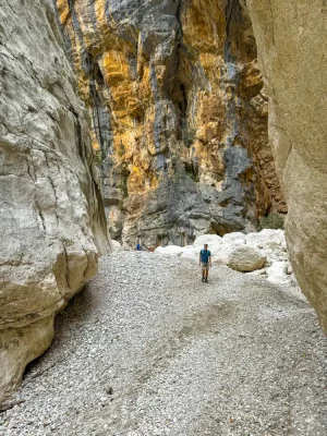 Boulders, Chains