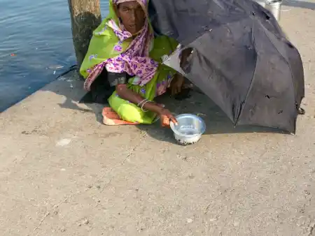 Begars at Haji Ali Dargah