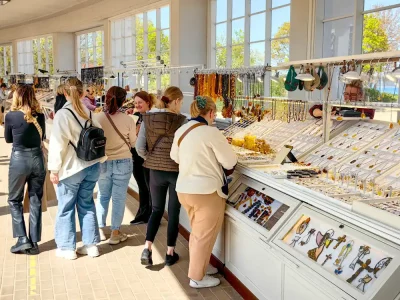 Amber market