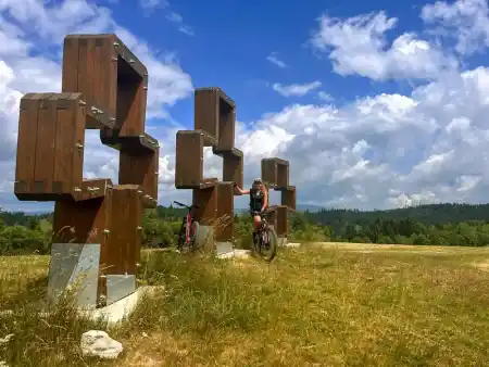 MTB cycling to Trojmedzie