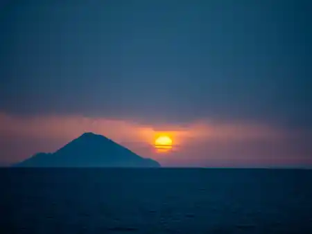 Sun down Vulcano