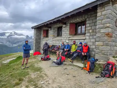 Waiting for coq railway