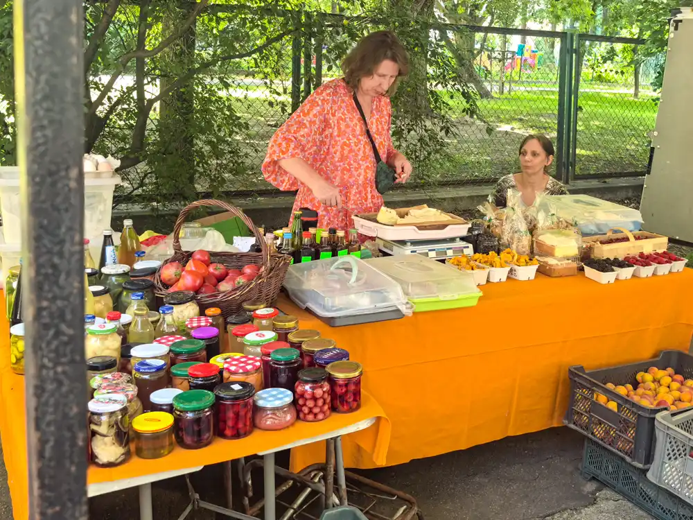 Warsaw street market