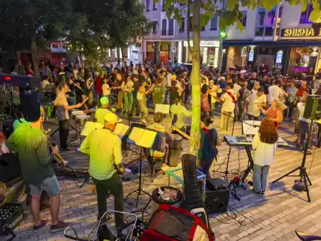 Graffiti, Art, and Pubs