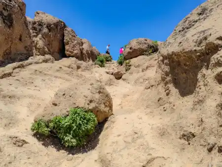 Climbing Roque Nublo