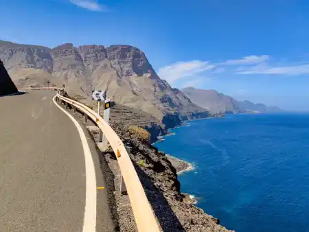 Route from Agaete to La Aldea GC 200, road disappears in a few years