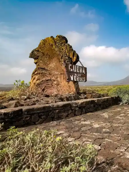 Cueva de los Verdes Entry