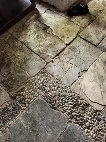 Paving that remembers