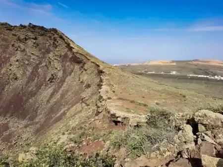Volcán de la Corona view to Mirador del Rio