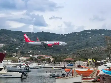 Planespotting on Skiathos