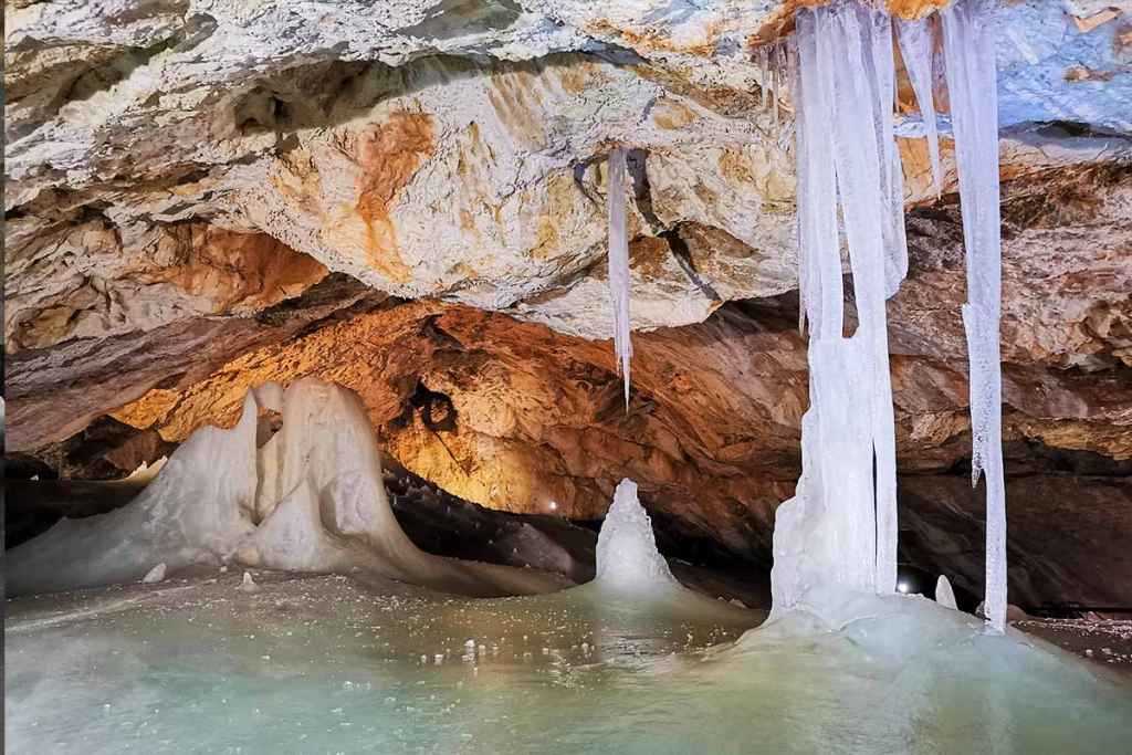 Dobšinská Ice cave